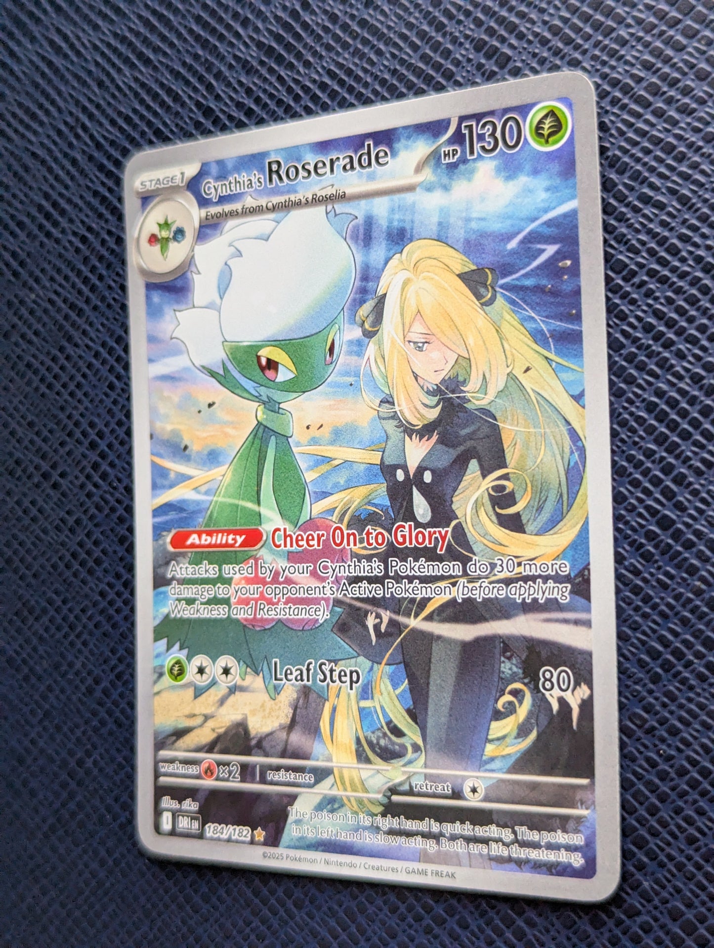 Carta Pokémon Cynthia's Rosserade #184/182 Frontal Derecha