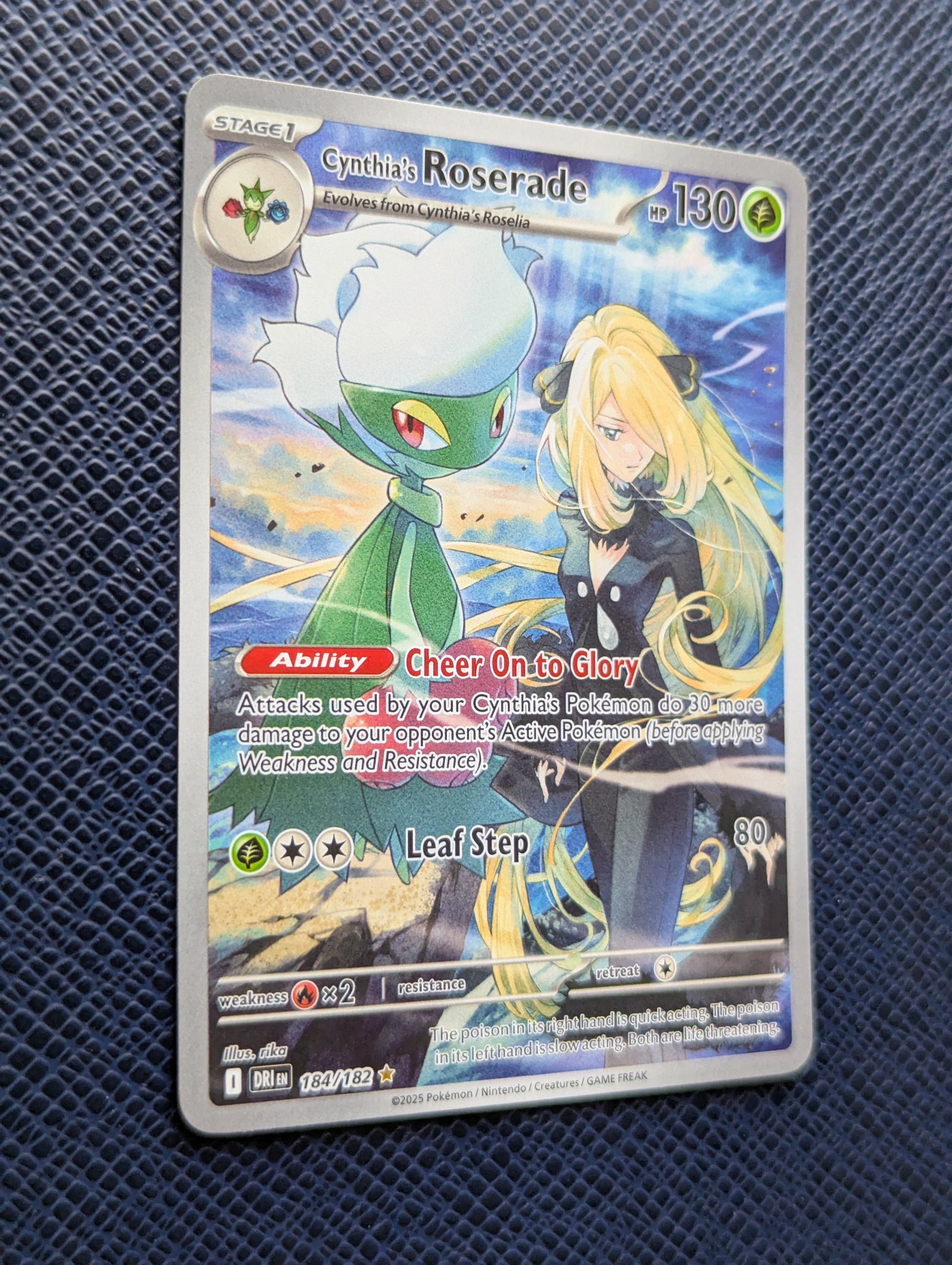 Carta Pokémon Cynthia's Rosserade #184/182 Frontal Izquierda