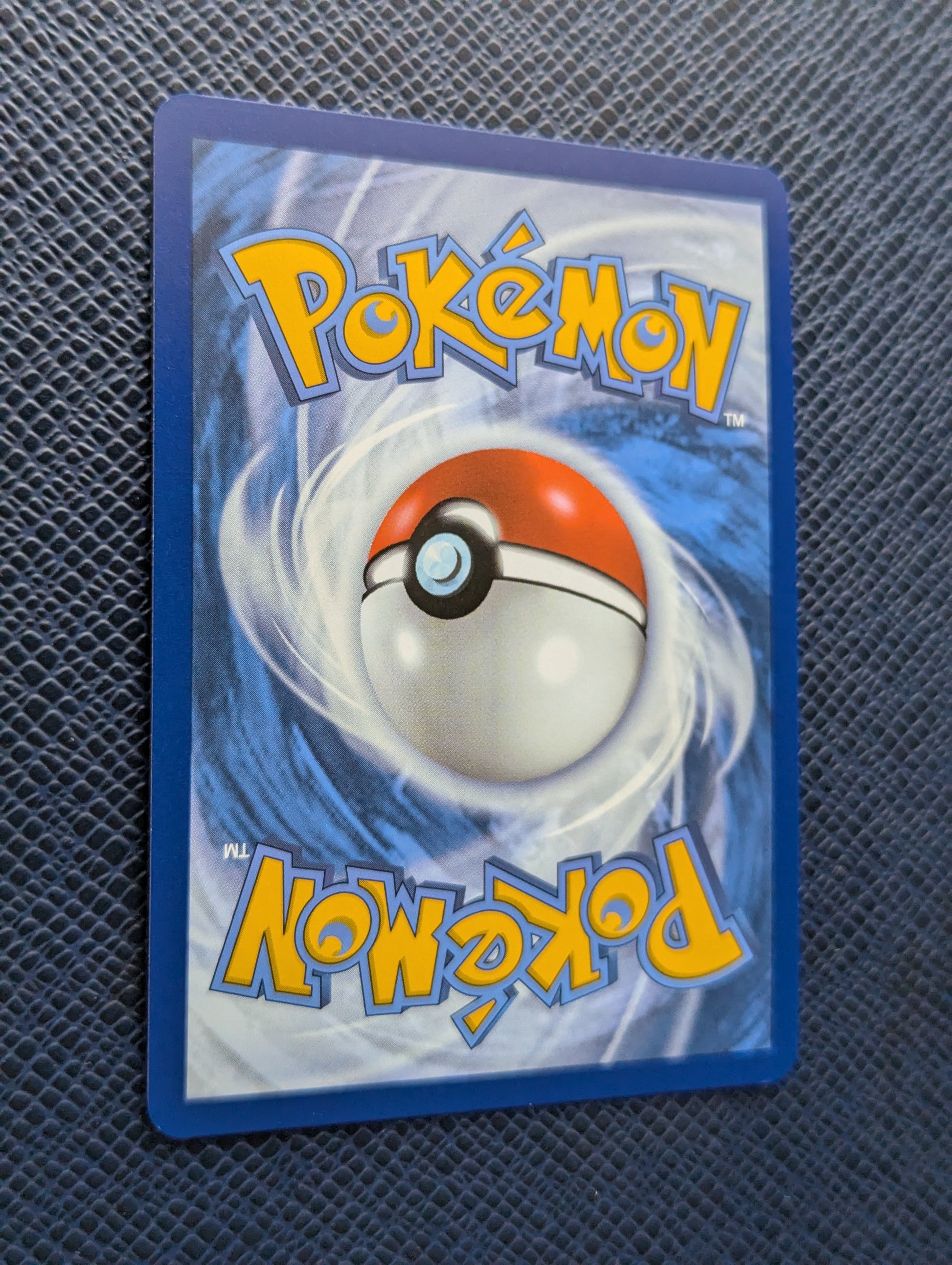 Carta Pokémon Cynthia's Rosserade #184/182 Trasera Izquierda