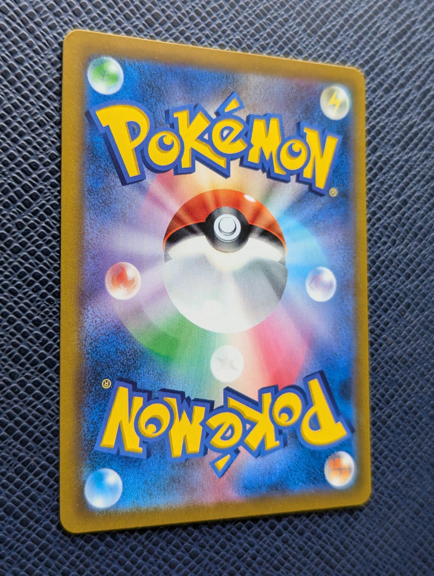 Carta Pokémon Mimikyu V #233/184 Trasera Izquierda